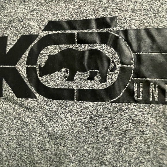 Ecko Unlimited size Small Men's Soft V-neck Short Sleeve - Picture 3 of 3